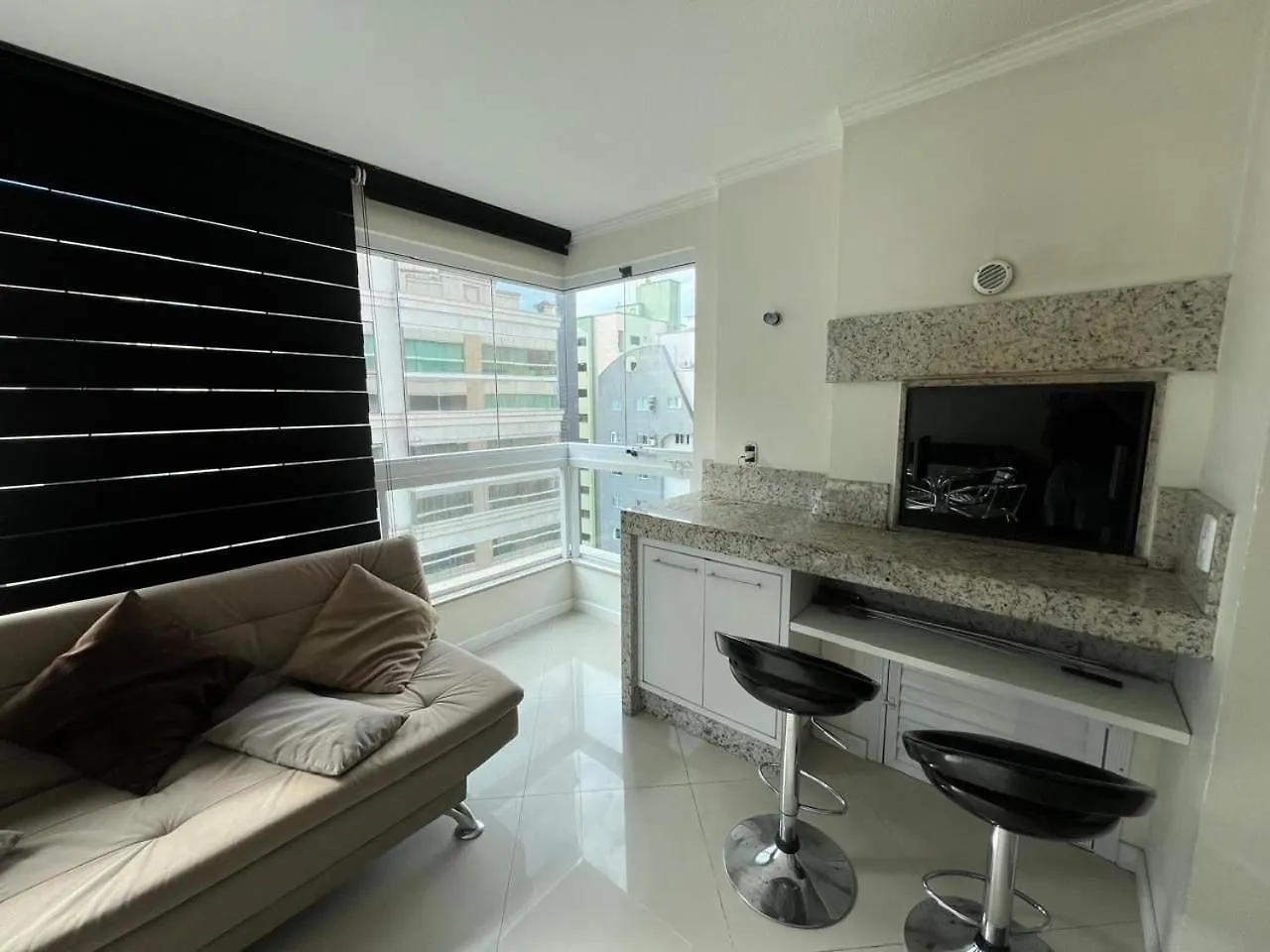 Apto Almeida E Moraes 3 Suites Proximo A Praia Meia Praia Itapema Apartment