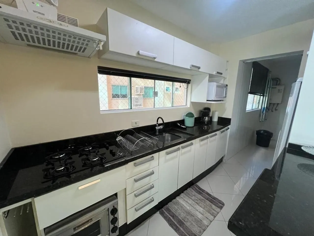 Apartamento 3 suítes próximo a praia Itapema Brasil
